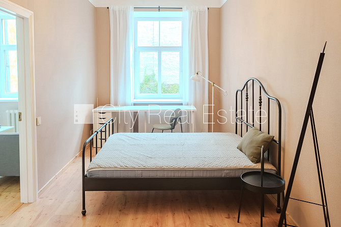 Fasādes māja, renovēta māja, ieeja no ielas, ir lifts, kāpņu telpa pēc kapitālā remonta, Rīga - foto 10