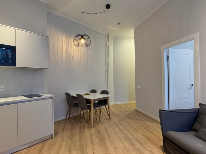 2-istabu dzīvoklis Aktīvajā centrā  Elizabetes ielā.  Izīrē elegantu un mājīgu divistabu Rīga - foto 1