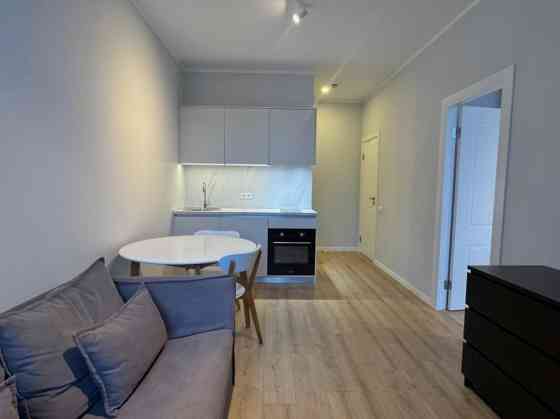 Меблированная 2-комнатная квартира в активном центре  Сдаётся элегантная и Rīga