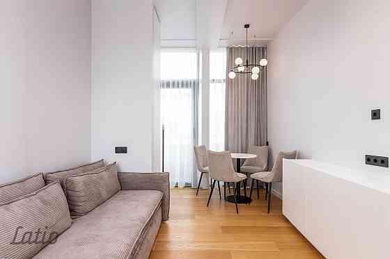 Izīrē pilnībā aprīkotu un mēbelētu studijas tipa dzīvokli pašā Rīgas centrā  Stabu ielā 2A, jaunajā  Rīga