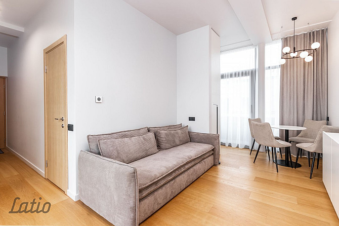 Izīrē pilnībā aprīkotu un mēbelētu studijas tipa dzīvokli pašā Rīgas centrā  Stabu Rīga - foto 1