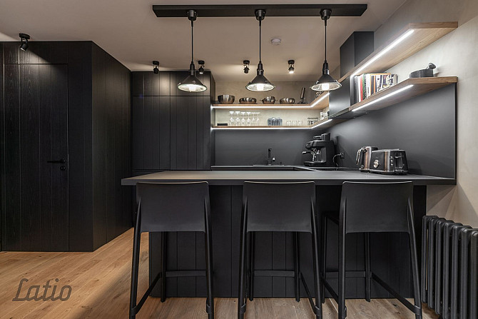 Ilgtermiņa īrei tiek piedāvāts unikāls un īpaši plašs dzīvoklis Rīgas centrā Rīga - foto 1