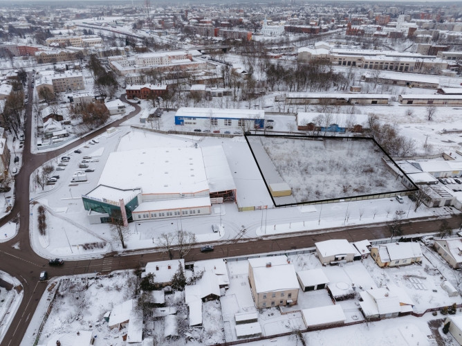 Iegādei tiek piedāvāta zeme ar saskaņotu projektu STOCK OFFICE ēkas būvneicībai aktīvā un Rīga - foto 1
