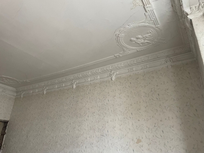 Tiek pārdots elegants dzīvoklis pilnībā renovētā vēsturiskā ēkā. Skats no logа uz Rīga - foto 9