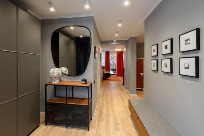 Ilgtermiņa īrei tiek piedāvāta moderna, stilīga un ļoti labi uzturēta māja Jūrmalā. Māja Jūrmala - foto 8