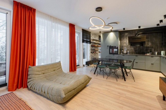 Ilgtermiņa īrei tiek piedāvāta moderna, stilīga un ļoti labi uzturēta māja Jūrmalā. Māja Jūrmala - foto 5