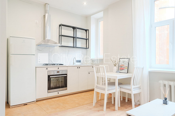 Renovēta māja, ieeja no ielas, luksuss apartamenti , logi vērsti uz pagalma pusi, studio tipa, Rīga - foto 5