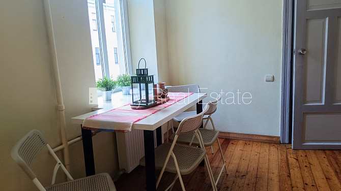 Fasādes māja, renovēta māja, ieeja no ielas, ir lifts, kāpņu telpa pēc kapitālā remonta, Rīga - foto 14