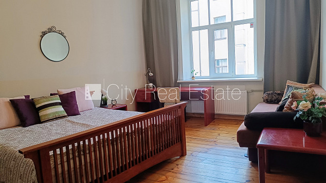 Fasādes māja, renovēta māja, ieeja no ielas, ir lifts, kāpņu telpa pēc kapitālā remonta, Rīga - foto 8