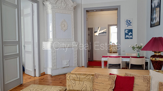 Fasādes māja, renovēta māja, ieeja no ielas, ir lifts, kāpņu telpa pēc kapitālā remonta, Rīga - foto 4