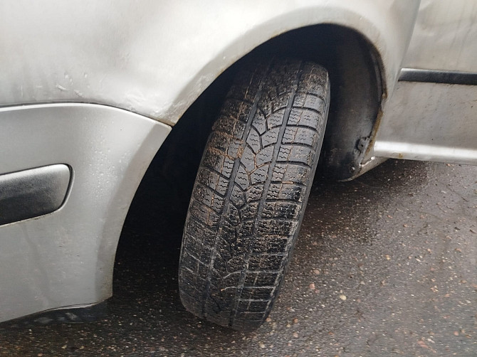 Продаю машину в связи с тем, что купил другую машину. Налог за 2025 год уплачен. Ходовая в... Rīga - foto 1