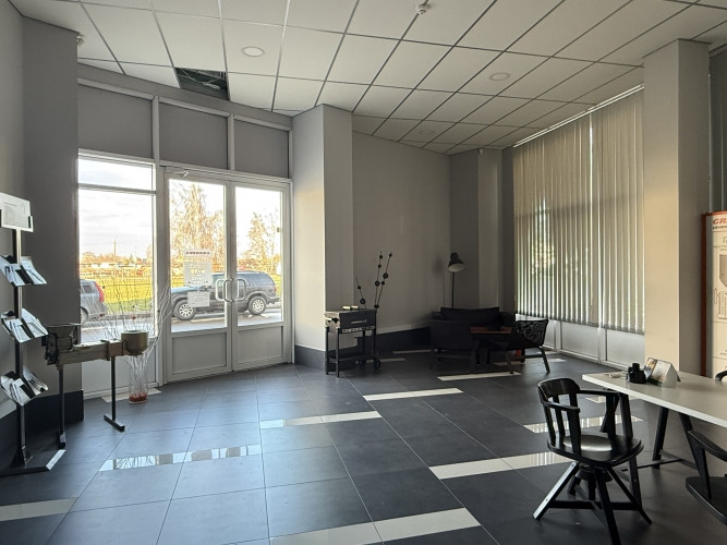 Iznomā biroja telpas 2.4. stāvā  mūsdienīgā biroja/tirdzniecības ēkā Dārzciemā. Rīga - foto 5