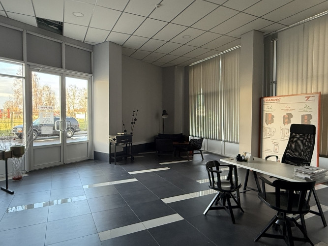 Iznomā biroja telpas 2.4. stāvā  mūsdienīgā biroja/tirdzniecības ēkā Dārzciemā. Rīga - foto 6