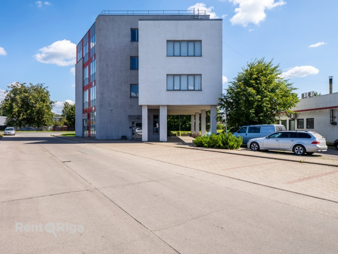 Iznomā biroja telpas 2.4. stāvā  mūsdienīgā biroja/tirdzniecības ēkā Dārzciemā. Rīga - foto 4