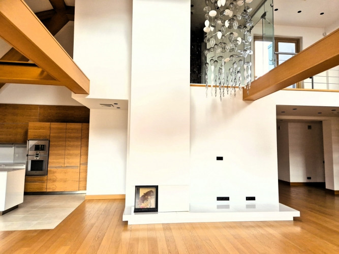 Ekskluzīvs divu līmeņu dzīvoklis ar plašu, privātu jumta terasi, pirts telpu un kamīnu. Rīga - foto 5