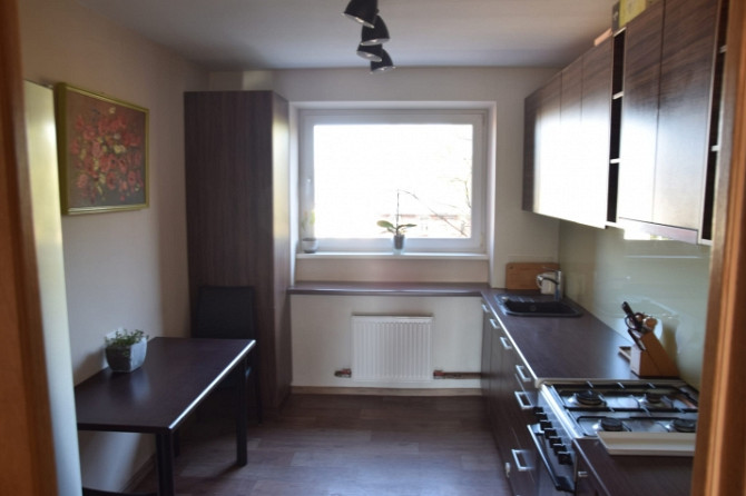 Izīrē 3 istabu dzīvokli Teikā ar garāžu!  Dzīvoklī 2 guļamistabas, kabinets un plaša viesistaba. Pri Рига - изображение 7