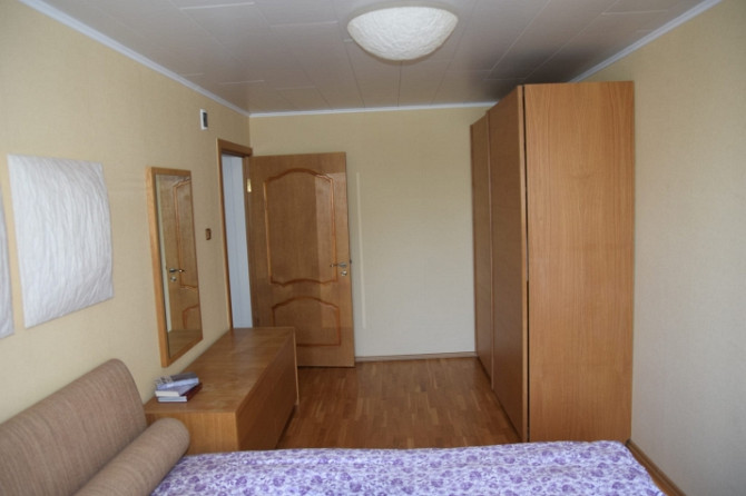 Izīrē 3 istabu dzīvokli Teikā ar garāžu!  Dzīvoklī 2 guļamistabas, kabinets un plaša viesistaba. Pri Рига - изображение 5