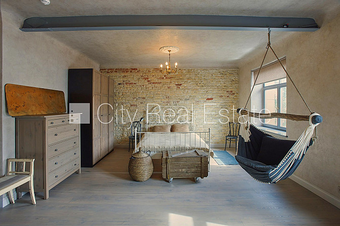 Pagalma ēka, renovēta māja, slēgts pagalms, ieeja no pagalma, kāpņu telpa pēc kosmētiskā Rīga - foto 2