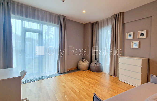 Labiekārtota apzaļumota teritorija, iežogota teritorija, vieta vairākām automašīnām, Jūrmala - foto 17