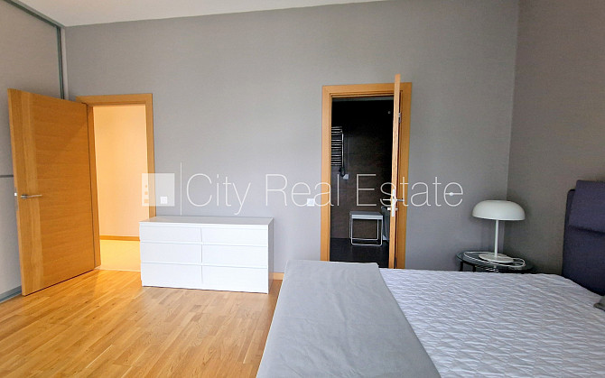 Labiekārtota apzaļumota teritorija, iežogota teritorija, vieta vairākām automašīnām, Jūrmala - foto 12