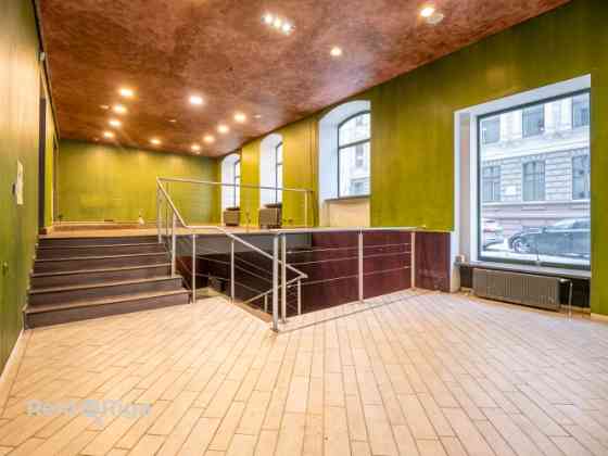 Коммерческие помещения с большими витринами в отличной локации! Помещения Rīga