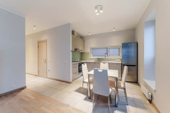 Сдаём  в аренду 2-комнатную квартиру - 65 м2, на 7 этаже в Межциемсе, в новостройке, Рига - изображение 2