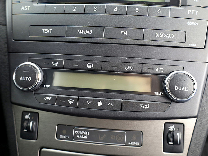 Toyota Avensis Linea Sol ATM 1.8 108kW Tallina - foto 8