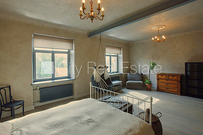 Фасадный дом, кирпичные стены, вход с улицы, лифт, лестничная клетка после Рига - изображение 3