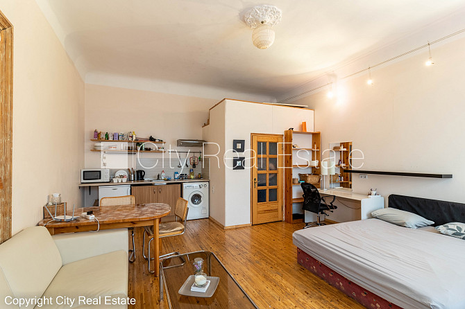 Фасадный дом, реновированный дом, подъездная дорога покрыта брущаткoй, вход с Рига - изображение 4