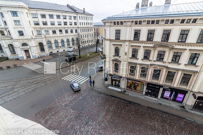 Фасадный дом, реновированный дом, подъездная дорога покрыта брущаткoй, вход с Рига - изображение 10