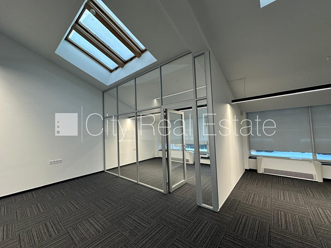 Фасадный дом, реновированный дом, закрытый двор, вход с улицы, лестничная клетка Рига - изображение 7