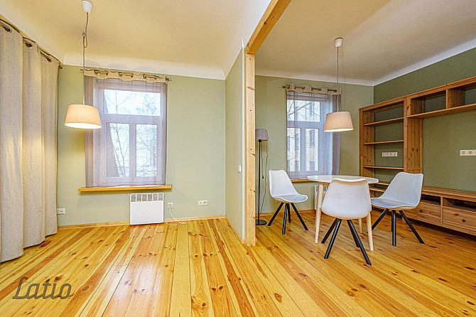 Izīrē 1 ist. dzīvokli pēc kapitāla remonta.  Dzīvoklī ir atsevišķa vannasistaba ar dušu, Rīga - foto 1