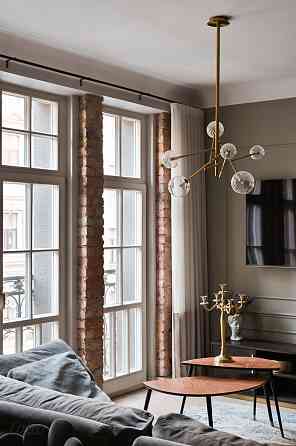 Īrei pieejams elegants un plašs 4-istabu dzīvoklis Rīgas centrā, vienā no skaistākajām renovētajām v Rīga