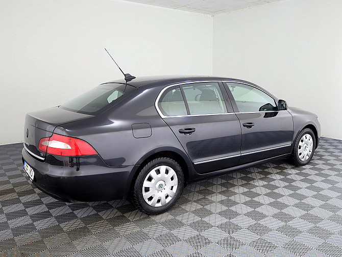 Skoda Superb Highline ATM 2.0 TDI 103kW Tallina - foto 3