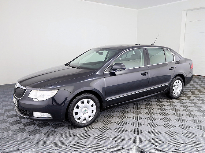 Skoda Superb Highline ATM 2.0 TDI 103kW Tallina - foto 2