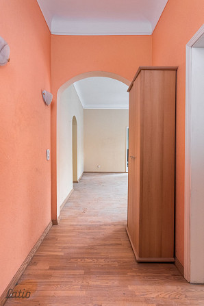 Pārdošanā gaišs un silts dzīvoklis pašā pilsētas centrā, prestižajā vēstniecību rajonā. Lieliska lok Рига - изображение 5