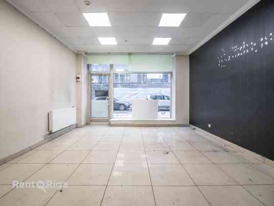 Premises suitable for a salon, shop, street-level office, or other activities.  A well-maintained pr Рига