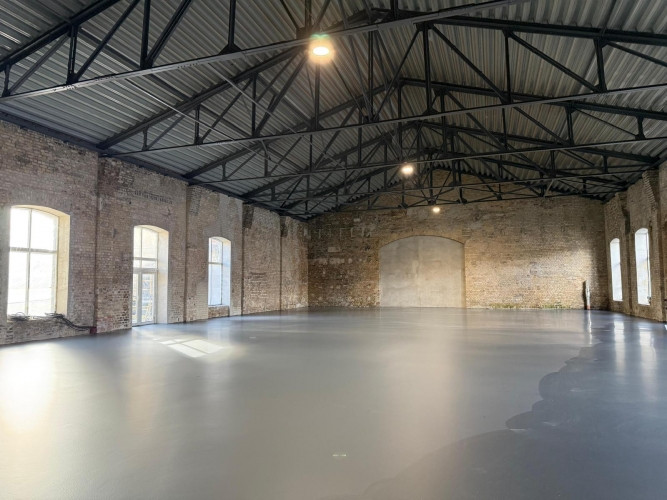 Промышленные помещения с высокими потолками.   Бывшая территория "Рижского Рига - изображение 3