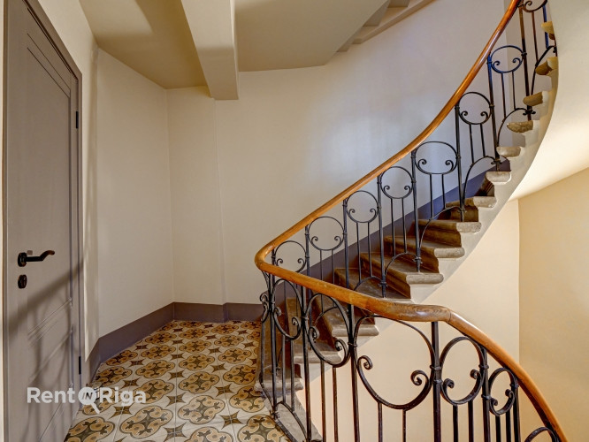 Office with a kitchen area and a private restroom.  A major renovation has just been completed in th Рига - изображение 7