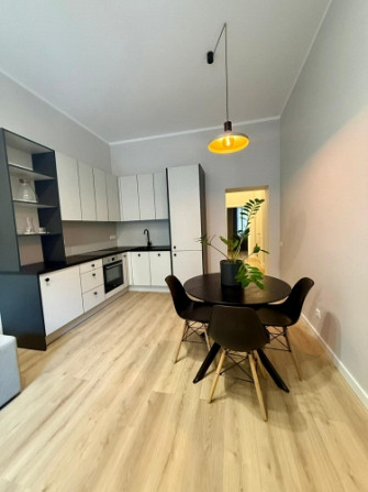 Īrei pieejams 3-istabu dzīvoklis Rīgas Centrā - Skolas ielā 13, Rīgā.  Dzīvokļa plānojums Rīga - foto 3