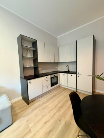 Īrei pieejams 3-istabu dzīvoklis Rīgas Centrā - Skolas ielā 13, Rīgā.  Dzīvokļa plānojums Rīga - foto 2