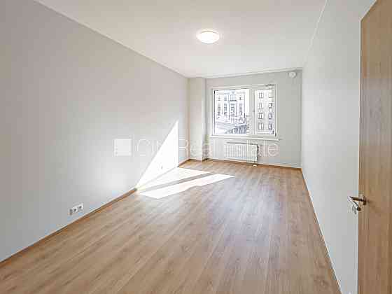 Новостройка, благоустроенный озеленённый двор, закрытая территория, возможность Рига