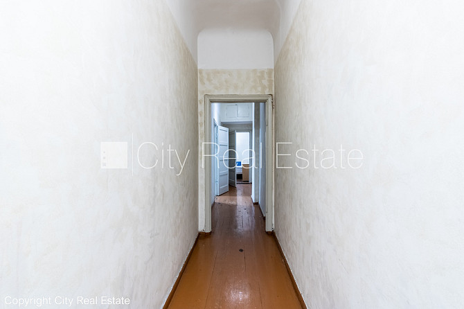 Реновированный дом, окна выходят во двор, количество спален 4 шт., изолированные Рига - изображение 12