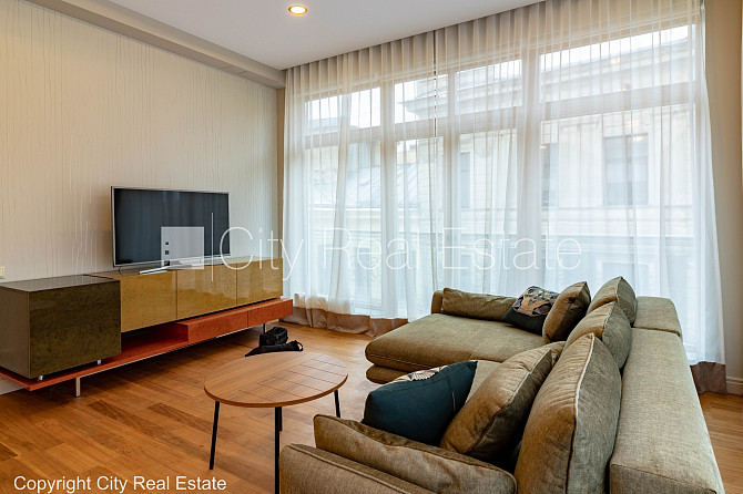 Новостройка, фасадный дом, закрытый двор, вход со двора, лифт, балкон 1,8 м2, терасса Рига - изображение 5