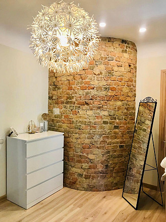 Дом во дворе, реновированный дом, зеленая территория, озеленённая территория со Рига - изображение 8