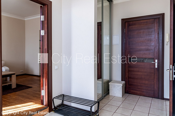 Здание во дворе, закрытый двор, территория обнесена забором, место для машины, Рига - изображение 11