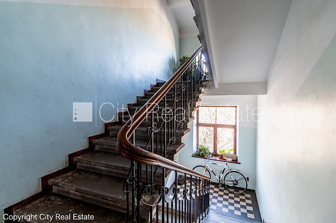 Здание во дворе, закрытый двор, территория обнесена забором, место для машины, Рига - изображение 18