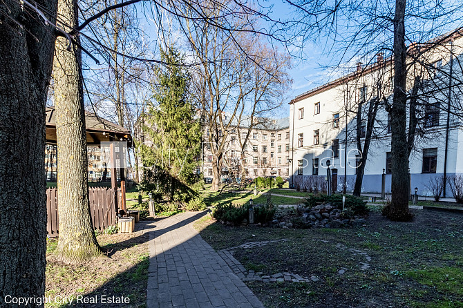 Здание во дворе, закрытый двор, территория обнесена забором, место для машины, Рига - изображение 19