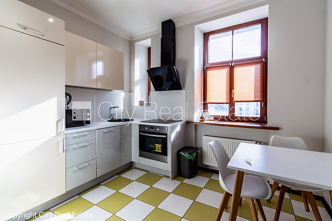 Здание во дворе, закрытый двор, территория обнесена забором, место для машины, Рига - изображение 8