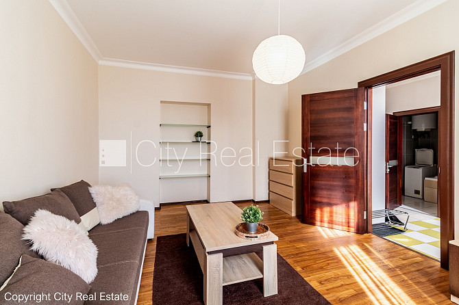 Здание во дворе, закрытый двор, территория обнесена забором, место для машины, Рига - изображение 3